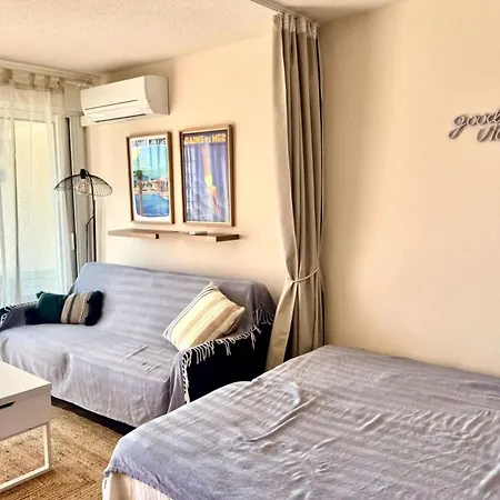 With Pool And Balcony In Appartamento Sainte-Maxime