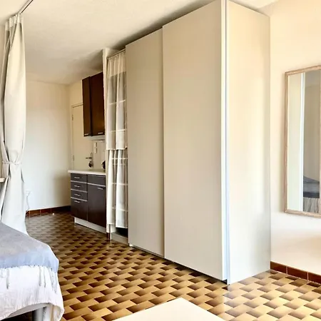 With Pool And Balcony In Sainte-Maxime