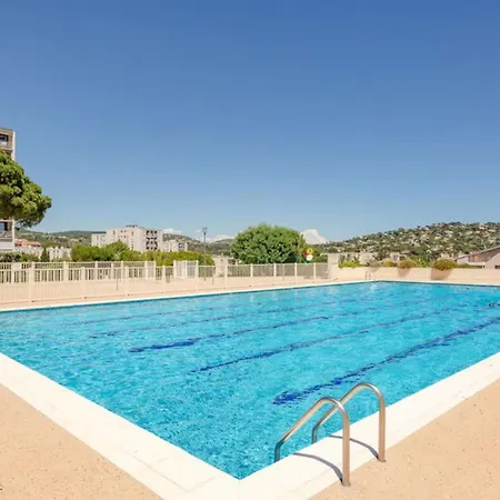 With Pool And Balcony In Appartamento Sainte-Maxime